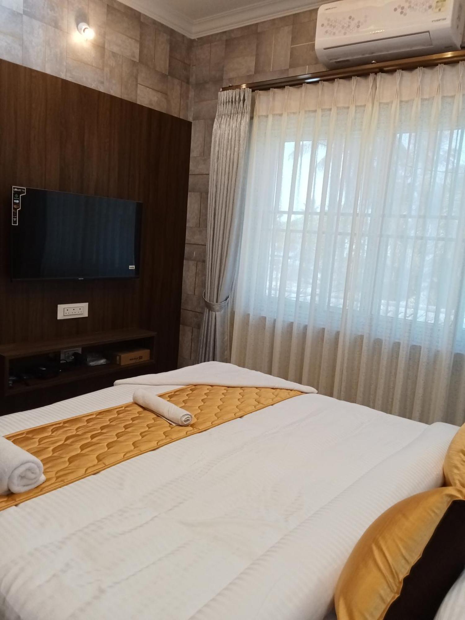 Hotel Golden Residency Kushālnagar Exterior foto
